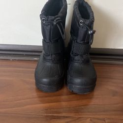 Size 8 Snow Boots