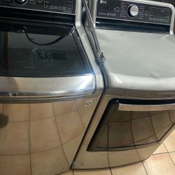 WASHER AND ELECTRIC DRYER 220 V