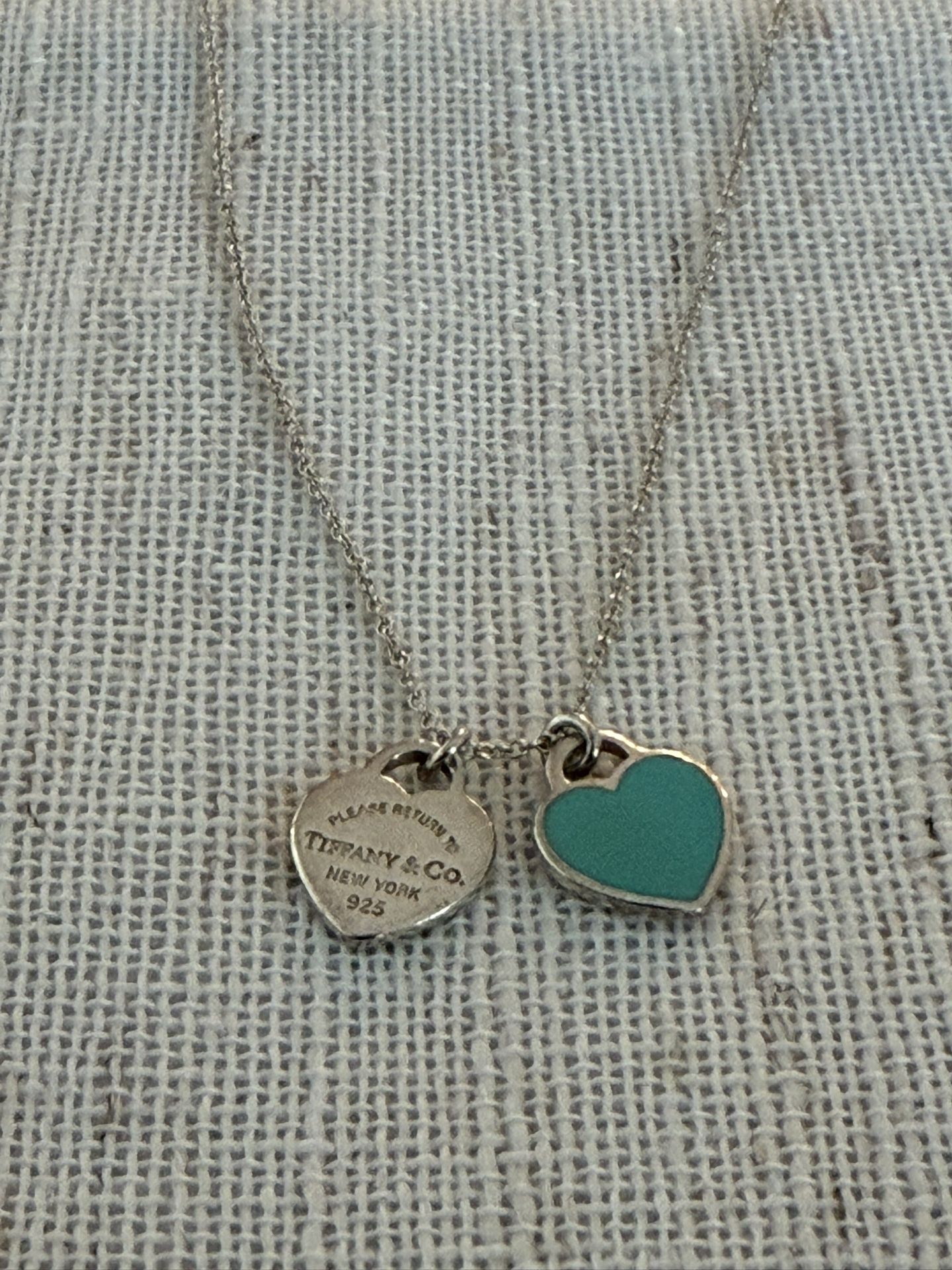 Tiffany & Co heart necklace in sterling silver N517936