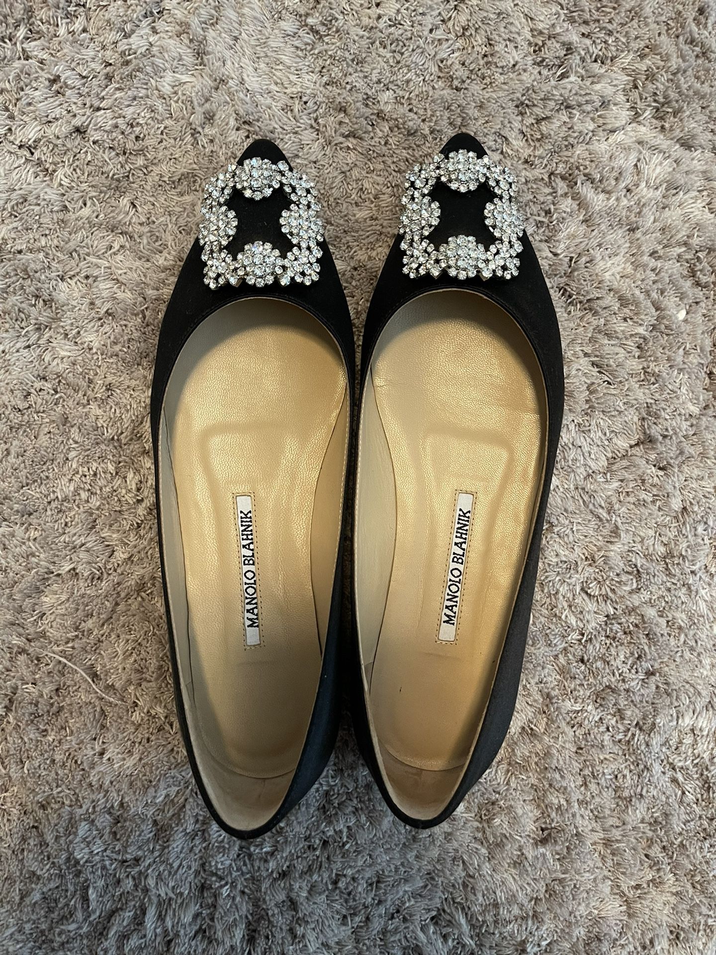 Manolo Bahnik Flats Size 38