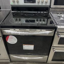 frigidaire  eléctric  rangeaur fryer new 