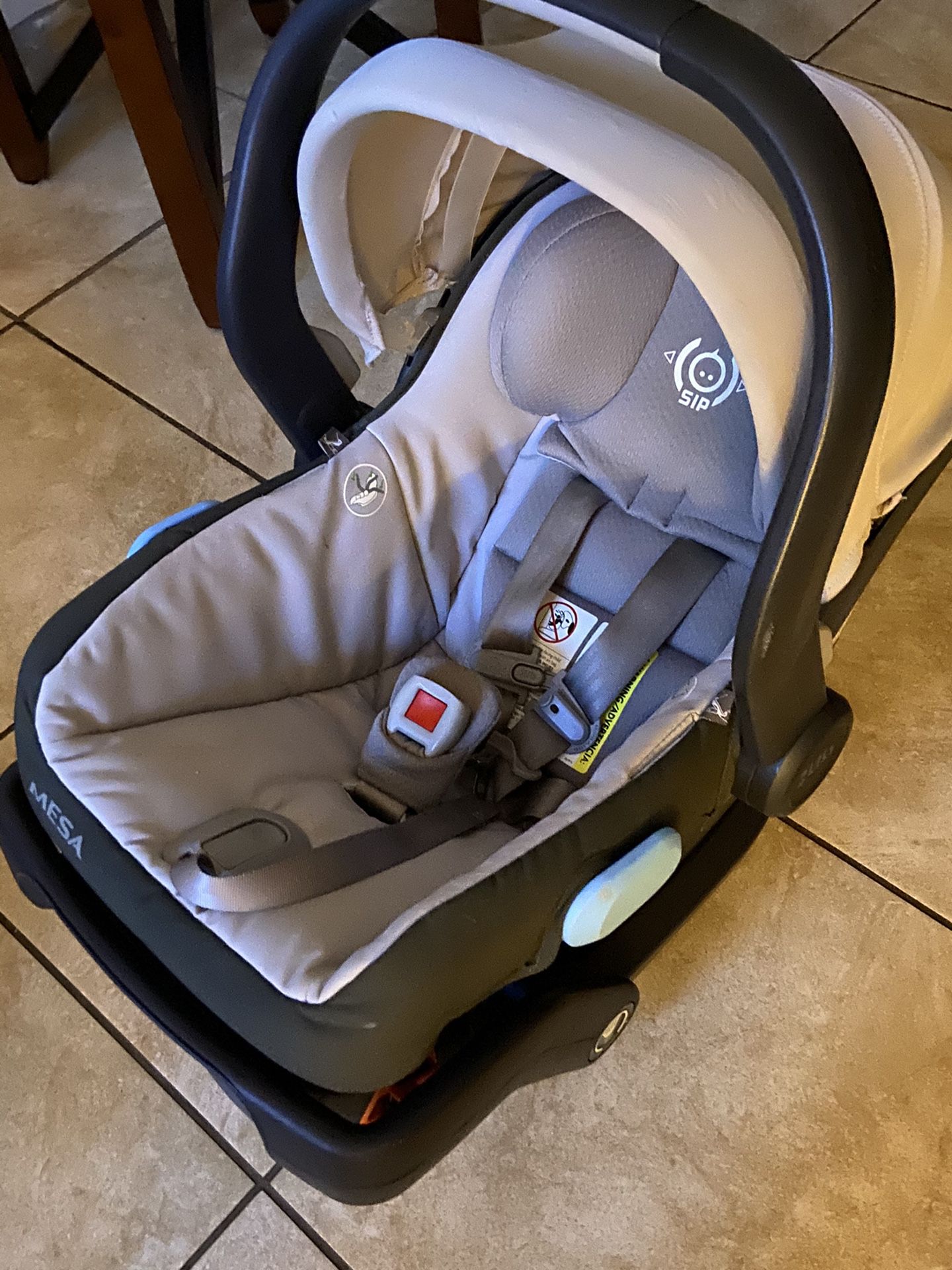 Uppababy car seat with base