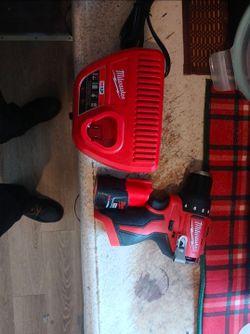 Milwaukee m12 drill