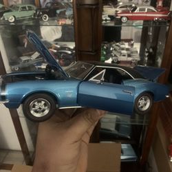 1/18 Scale 1967 Camero By Autoworld