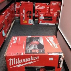 MILWAUKEE M12 DRAIN SNAKE KIT 