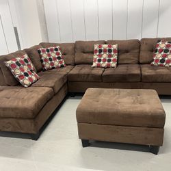 $500 OBO 🛋️ Brown microfiber sectional + matching ottoman