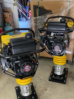 Jumping jack compactor