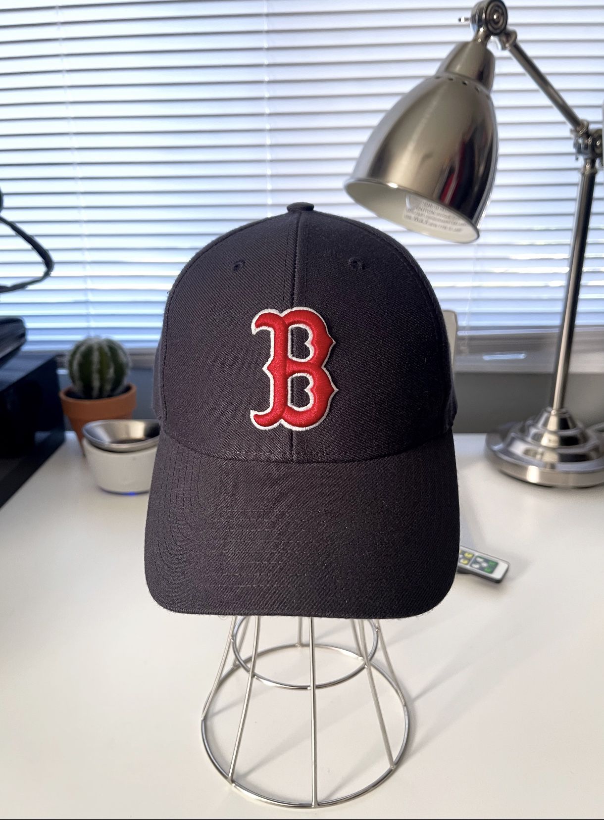 Mens Vintage Boston Red Sox SnapBack hat Excellent condition! No issues Navy blue Adjustable Cap Hat