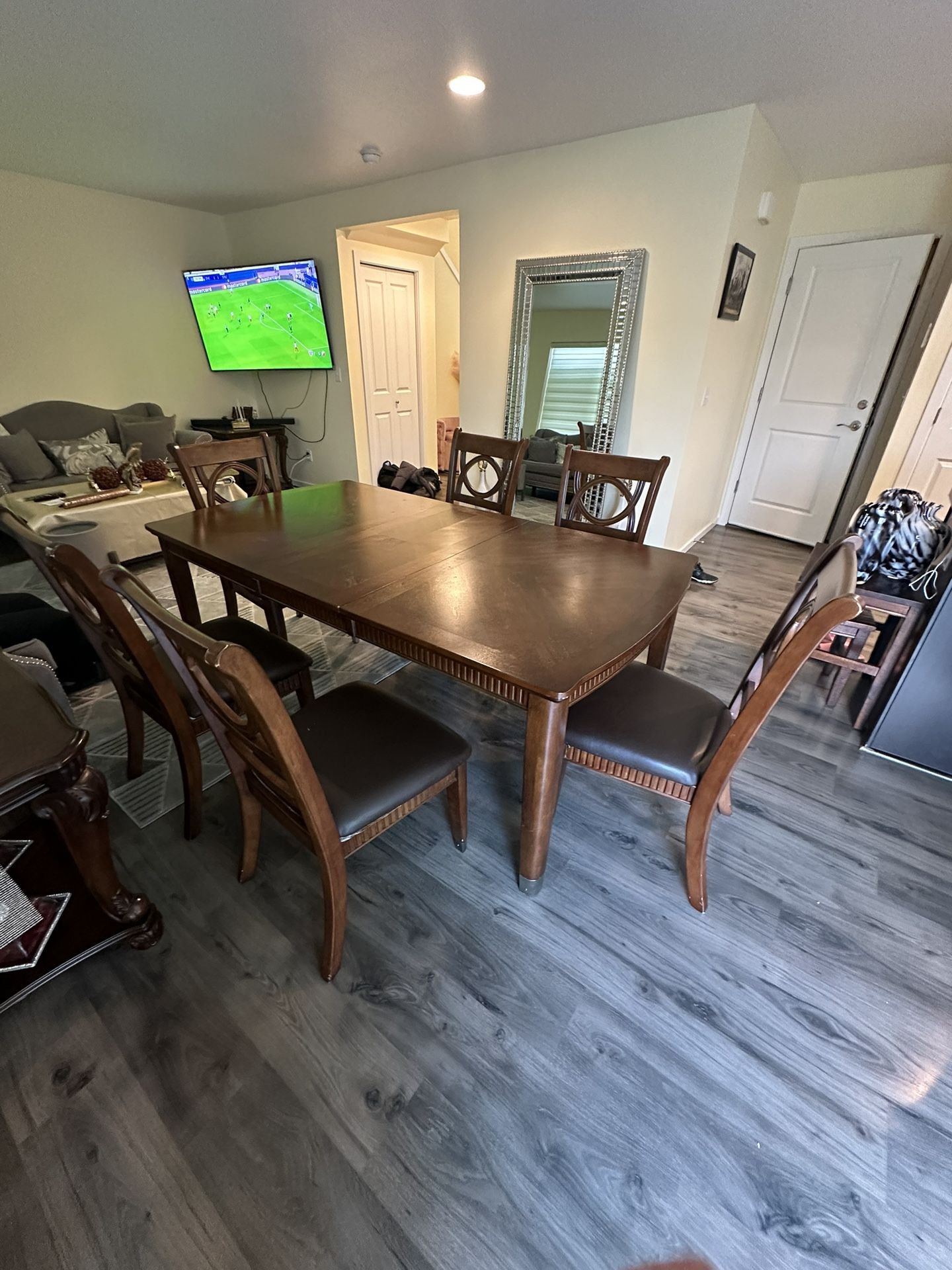 Extendable Dining Room Table With 6 Chairs