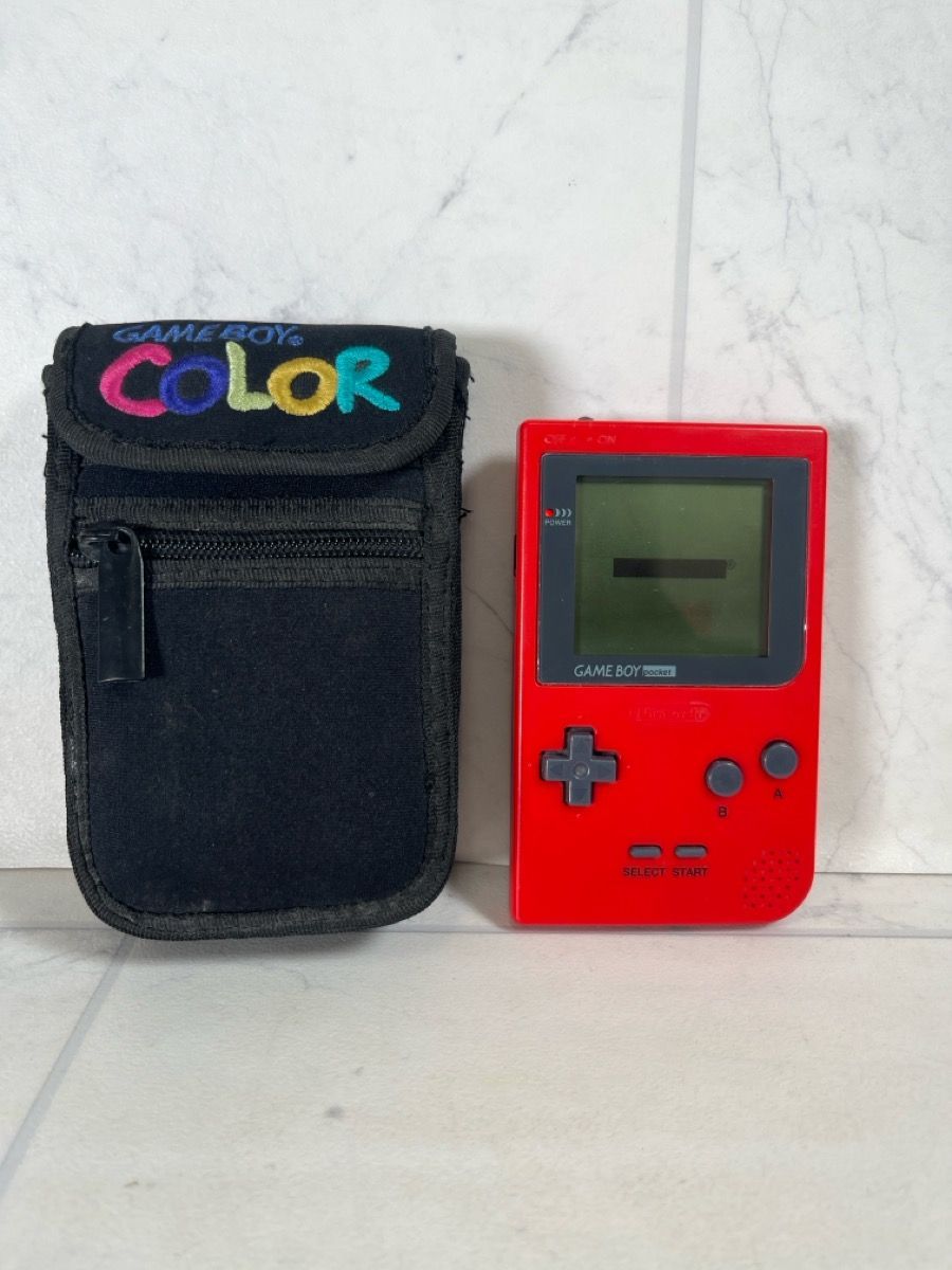 Nintendo Game Boy Pocket MGB-001 in Red with Case (A1G010643)