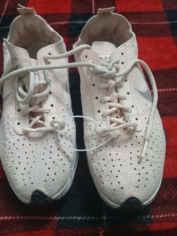 Tennis Shoes
