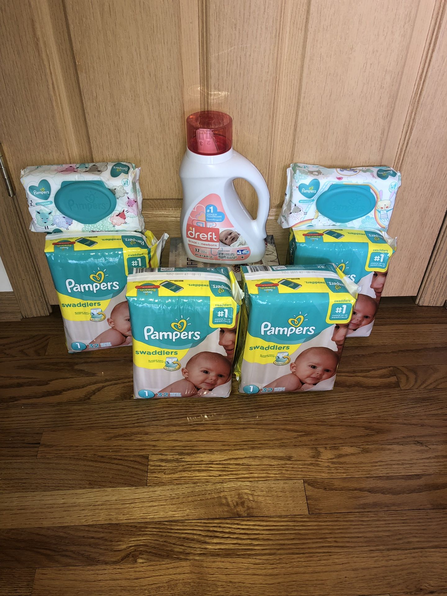 Pampers Swaddlers Bundle - Size 1