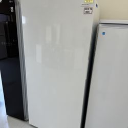 XL Freezer White Upright Brand New In Box With Warranty 