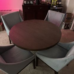 West Elm Dinning Table And Chairs