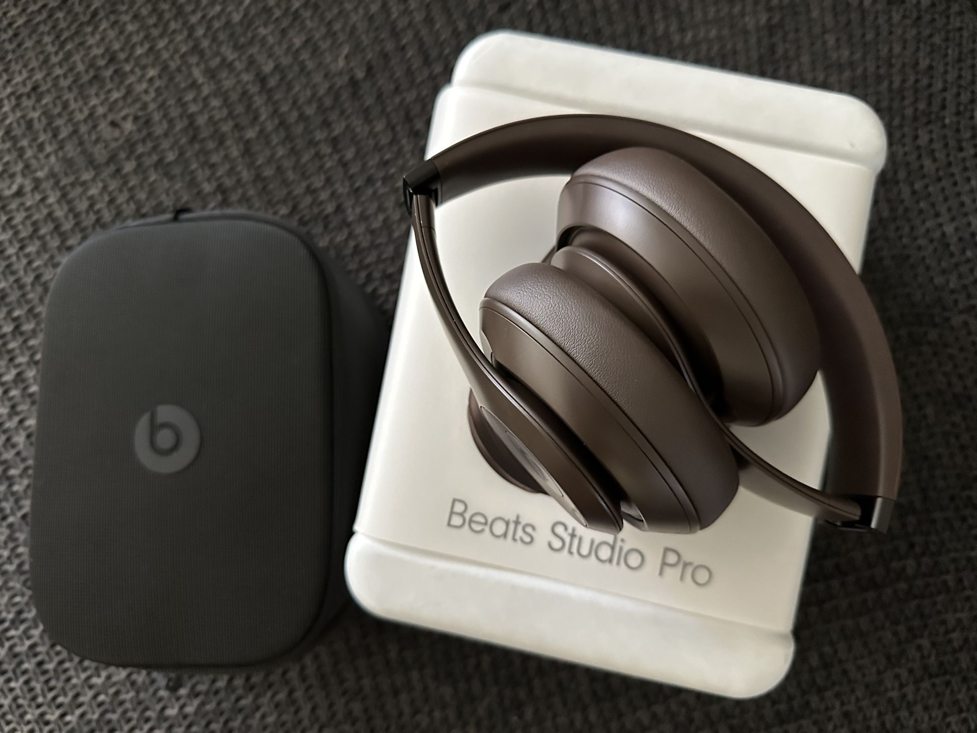 Beats Studio Pro Headphones - BROWN