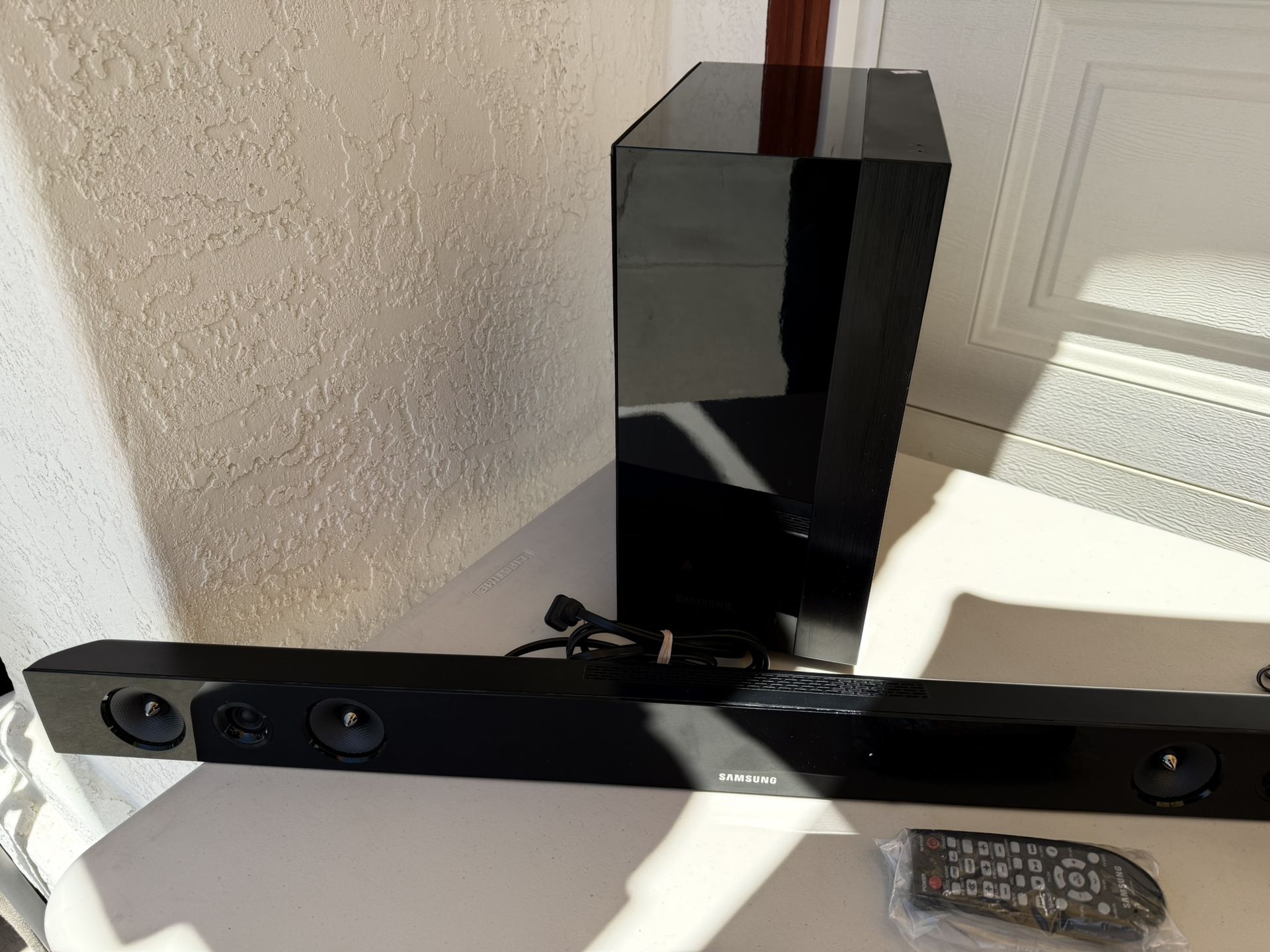 Samsung Sound Bar & Subwoofer