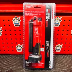 Milwaukee 550 Lumens LED REDLITHIUM USB Stick Light with Magnet