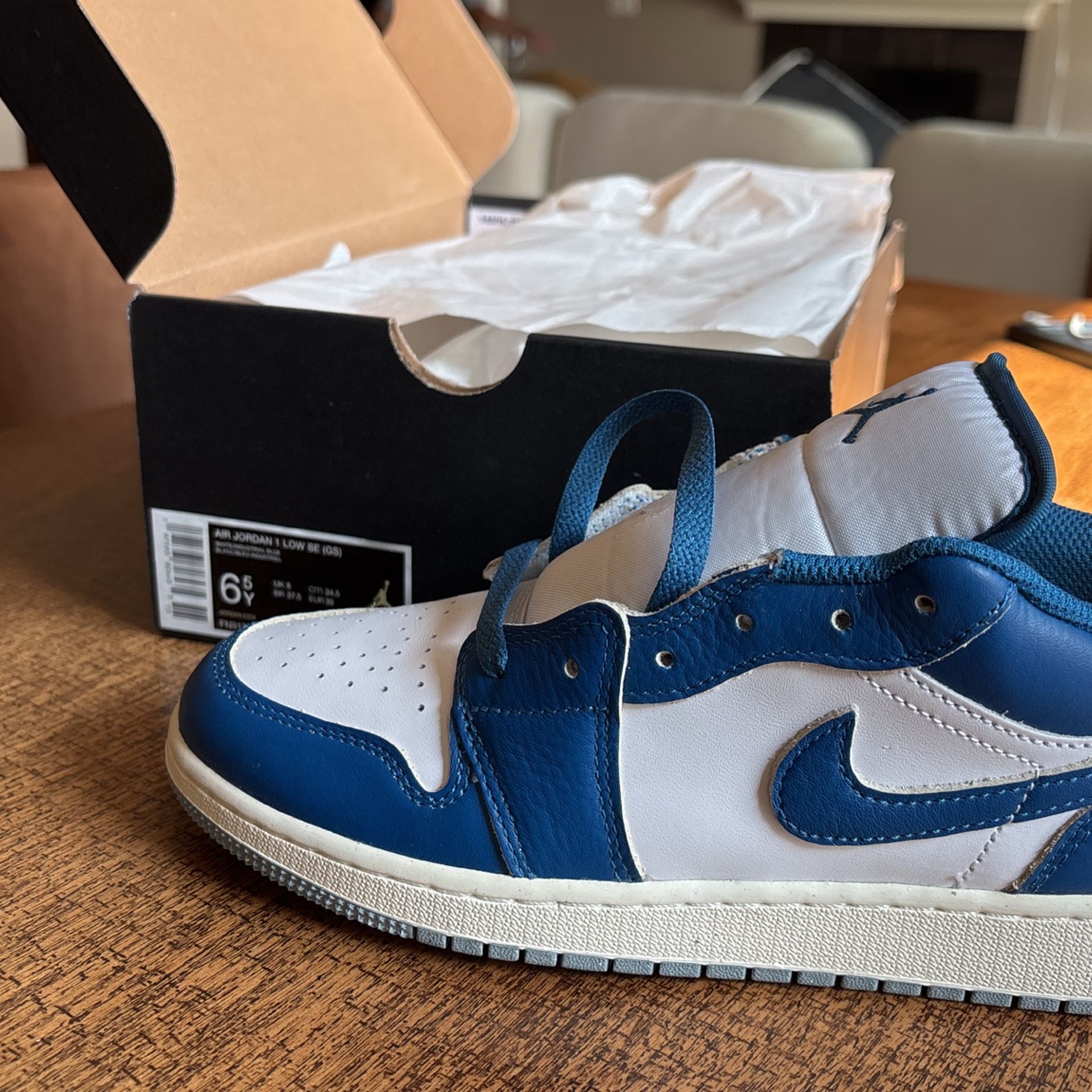 Air Jordan 1 Low SE (GS)