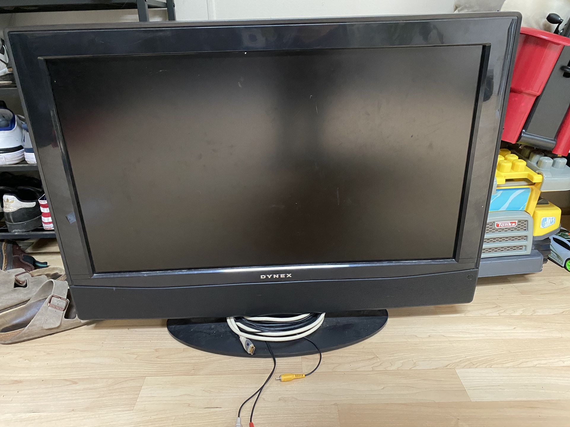 Dynex 32” TV