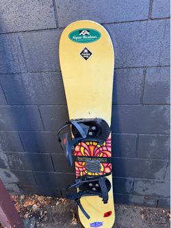 Burton Motion 43 Snowboard w/ Bag – please review images