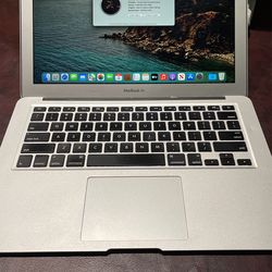 MacBook Air   w/Charger
