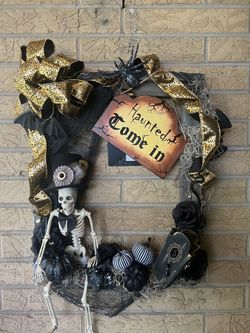 Skeleton Halloween Wreath 