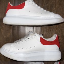 Alexander Mqueens Red