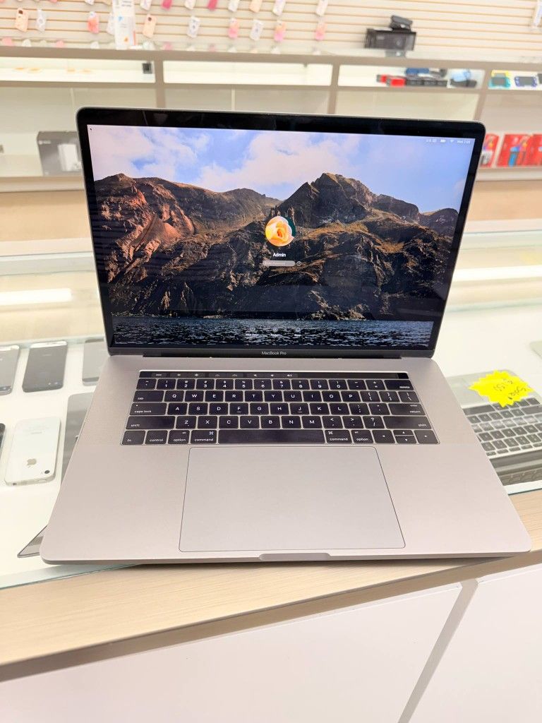 Macbook Pro 2016 I7 16ram 512gb 15inch 2016 Macbook pro 15inch