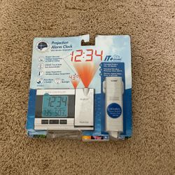 La Crosse WT-5220 Projection Alarm Clock Indoor Outdoor Wireless Thermometer