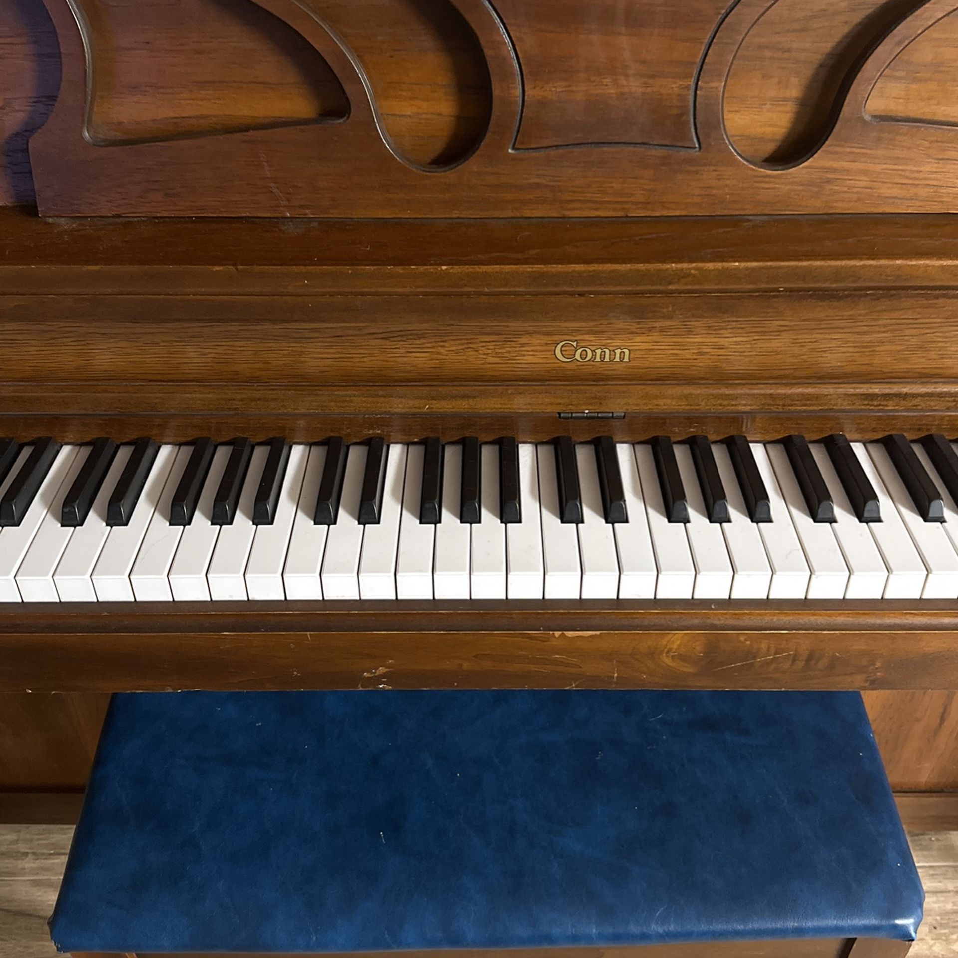 Conn piano online