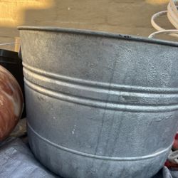 Galvanized tub with handles