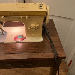 Singer Sewing Machine 