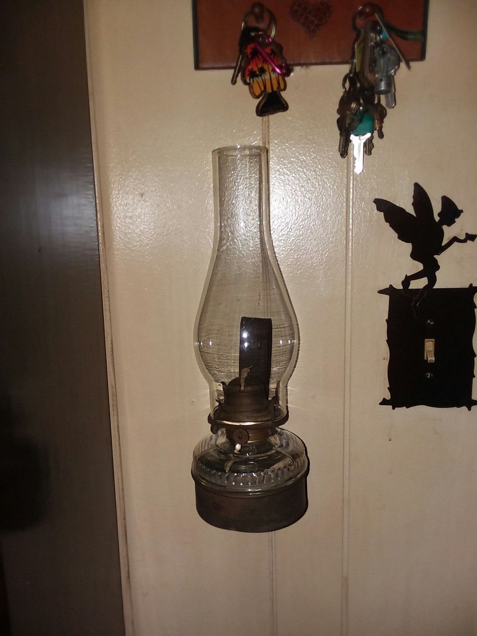 6 antique oil lamps