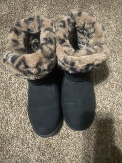 Juicy Couture Boots Women’s Size 9