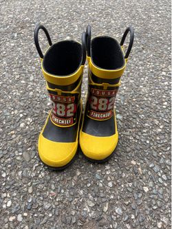Size 6 Toddler Rainboots