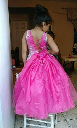 Se hacen vestidos cualquier modelo y size