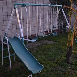 Kids swing set/ playset
