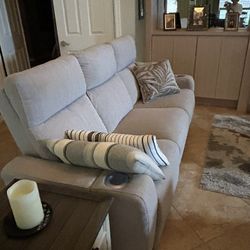 Couch With 2 Recliners 