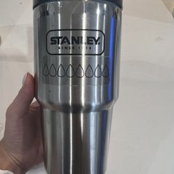 Stanley Classic Vacuum Insulated Stainless Steel Travel Mug Tumbler, 20 oz