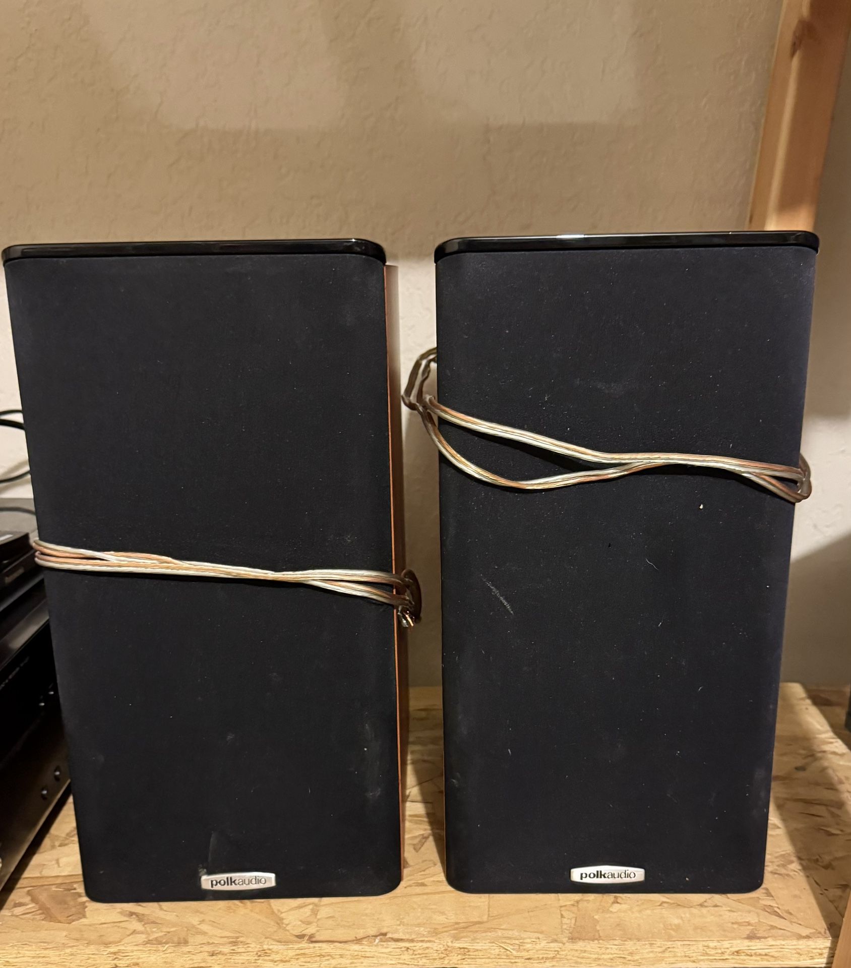Polk TSi200 Bookshelf Stereo Speakers... ONLY $99