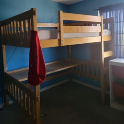 **PENDING** FREE BUNK BED WITH MATTRESS 