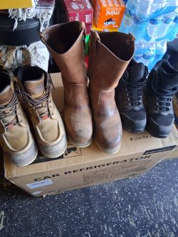 Steel toe boots
