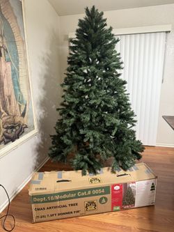 7.5 Foot 4.5 Wide Christmas tree