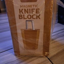 Magnetic Knife Block