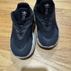 Adidas Ozelia Kids Size 13