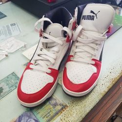 Pair Of PUMA Size 9 Mens Shoes