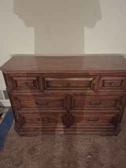 Wood Dresser with 7 Drawers read description