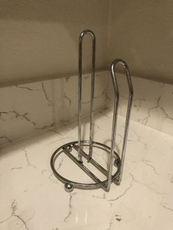 Paper towel holder