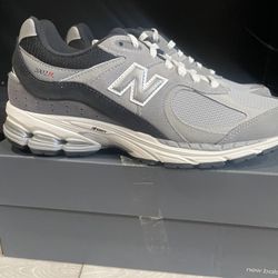 New Balance 2002r