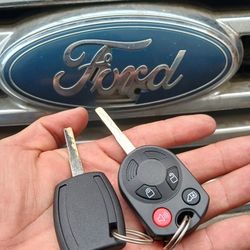 Car Keys And Remotes  / Llaves De Carro Y Controlles 